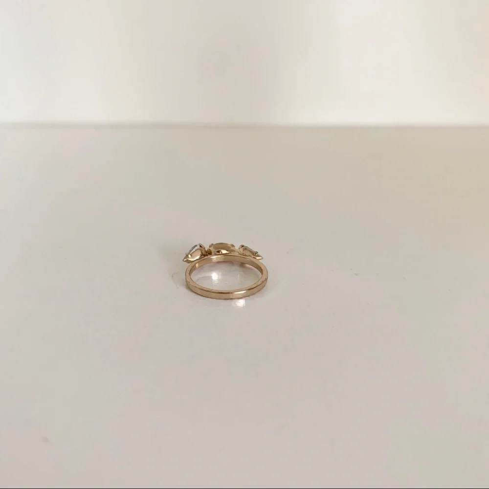 NWOT Crystal midi ring